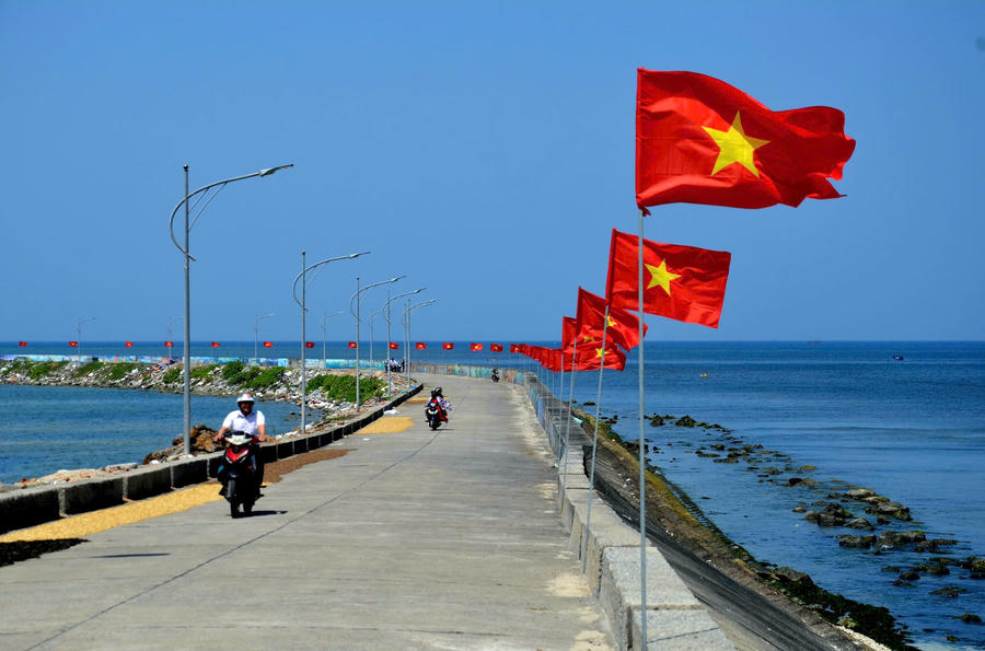 (Emagazine) Đánh thức lợi thế “rừng – biển”, Quảng Ngãi tăng lực hút đầu tư du lịch – dịch vụ