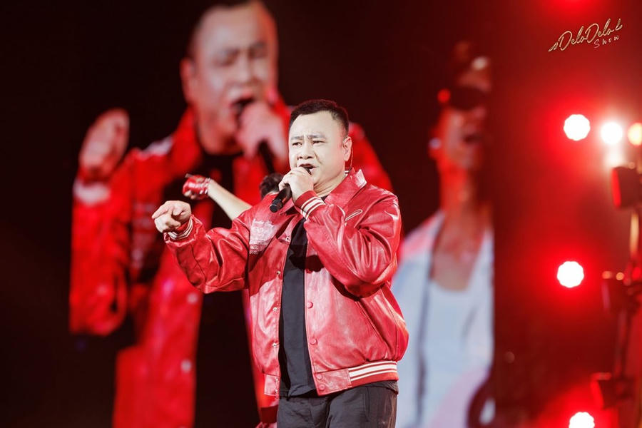 Tinh thần "Khát vọng tuổi trẻ" cháy hừng hực trên sân khấu cùng NSND Tự Long