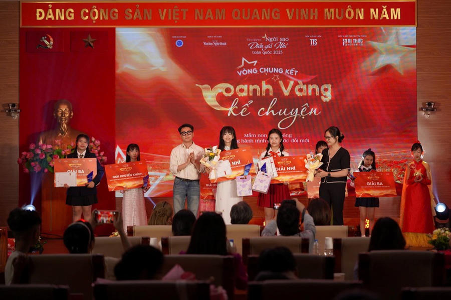 Các thí sinh đoạt giải Nhì và giải Ba tại cuộc thi