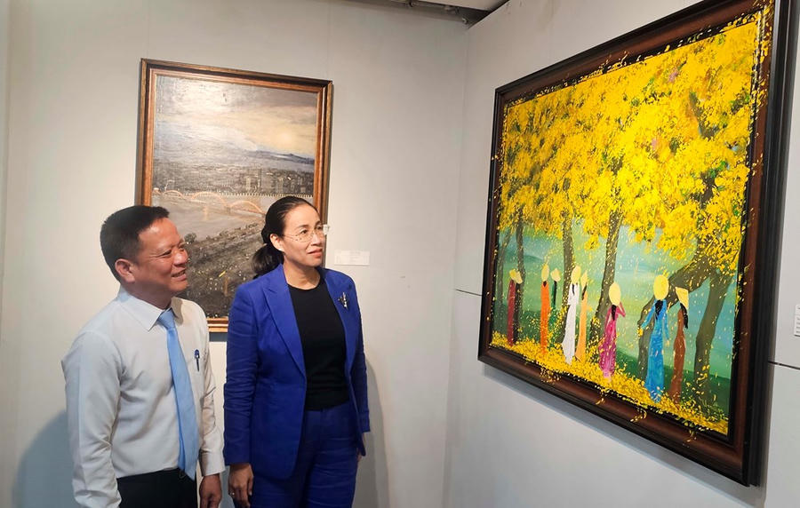 Phát biểu tại lễ khai mạc, Giám đốc Bảo tàng Đà Nẵng, ông Huỳnh Đình Quốc Thiện nhấn mạnh, triển lãm lần này mang ý nghĩa đặc biệt khi lần đầu tiên đơn vị tổ chức một sự kiện quy tụ đông đảo họa sĩ, nhà điêu khắc của thành phố trong bối cảnh không gian văn hóa - nghệ thuật ngày càng mở rộng và hội nhập