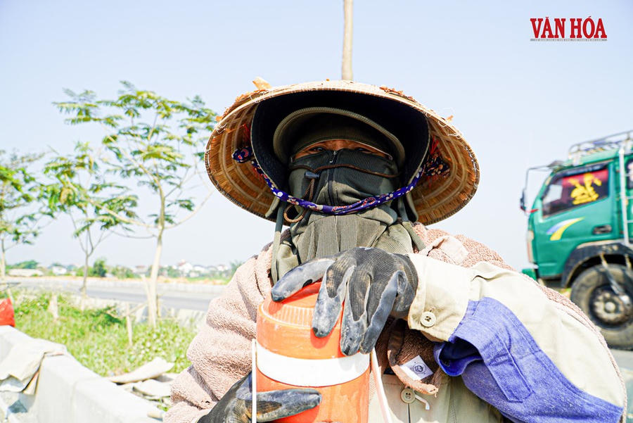 Những phận đời phụ nữ gồng mình giữa nắng hè - ảnh 4
