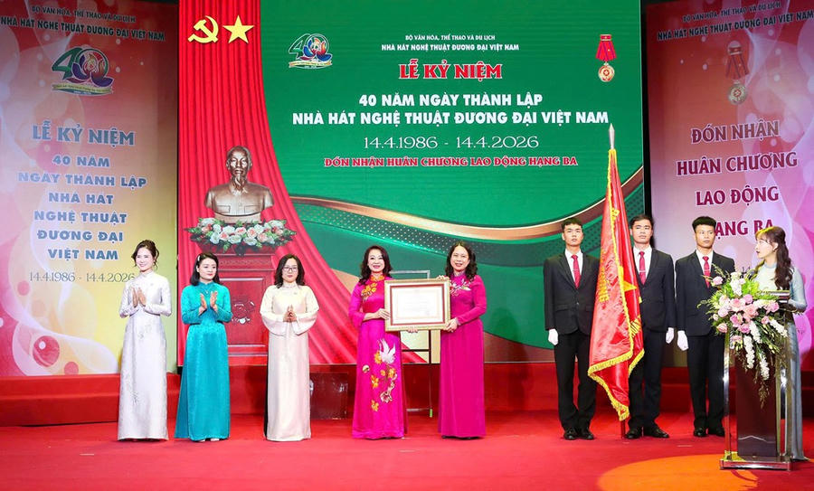 Sáng tạo dựa trên bản sắc, phát triển công nghiệp văn hóa