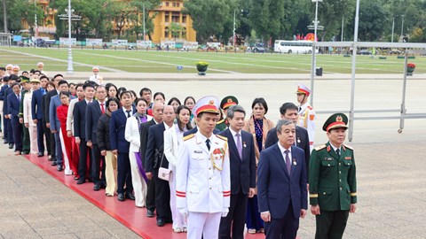 Các điển hình tiêu biểu báo công dâng Bác