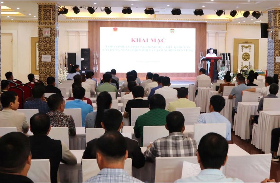 Nâng cao kiến thức, kỹ năng về xây dựng nông thôn mới và giảm nghèo bền vững
