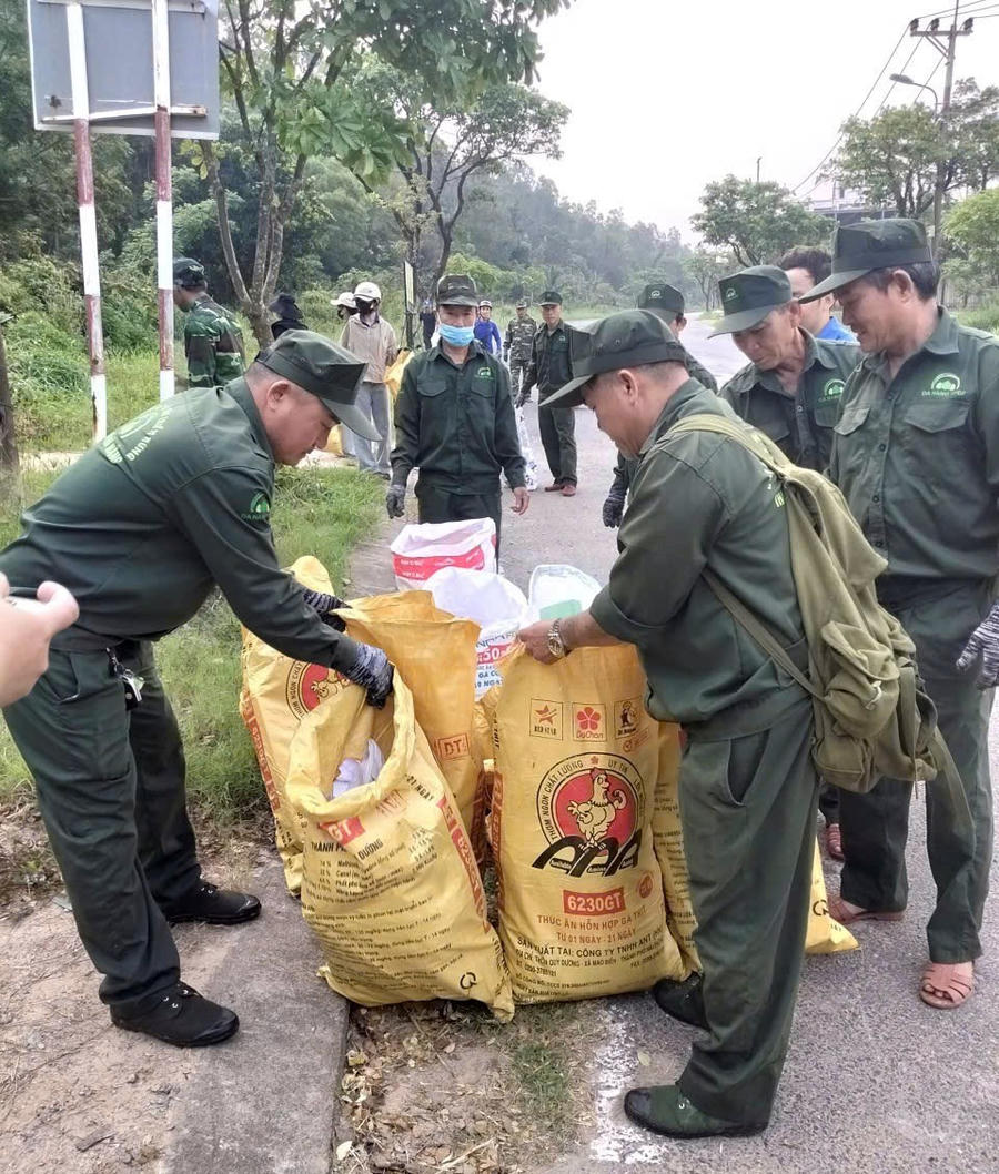 “Clean Up Son Tra” lan tỏa lối sống xanh