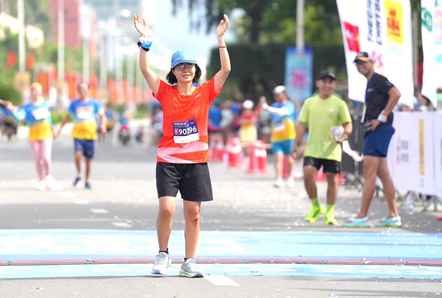 Chị Đậu Hương Giang truyền cảm hứng trên đường đua