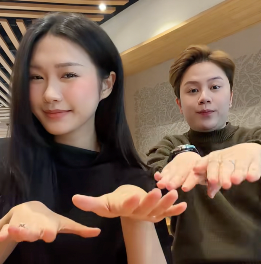 “Cam thường” soi nhan sắc thật của Doãn Hải My – vợ Văn Hậu, sao khác trên mạng quá