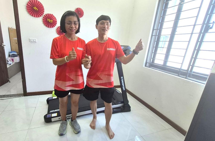 Anh Huỳnh Hữu Cảnh và chị Đậu Hương Giang tập luyện tại Nha Trang để sẵn sàng cho Giải vô địch quốc gia Marathon – Báo Tiền Phong lần thứ 67