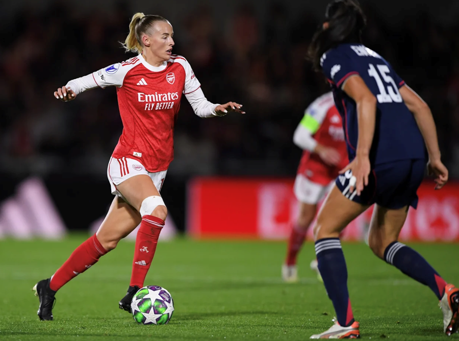 Ngôi sao bóng đá vô địch World Cup Chloe Kelly trở thành hình mẫu búp bê Barbie - ảnh 1