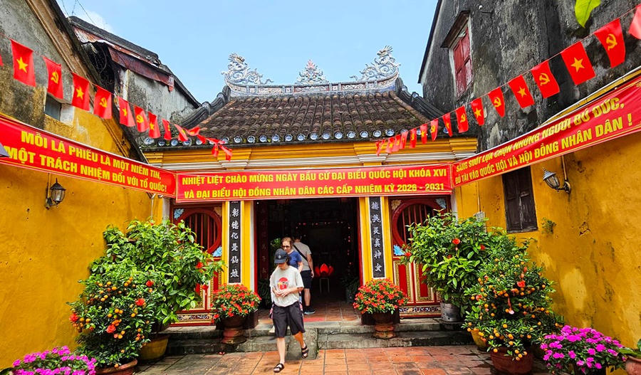 Đà Nẵng rực rỡ cờ hoa chào mừng Ngày bầu cử - ảnh 10