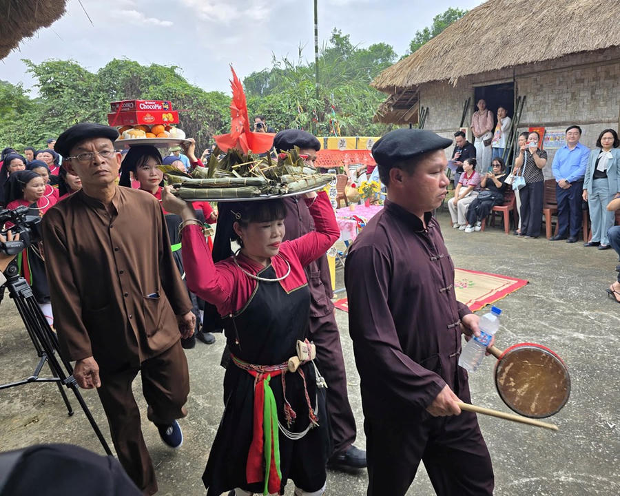 Rộn ràng lễ hội Xuống đồng của đồng bào Cao Lan - ảnh 9