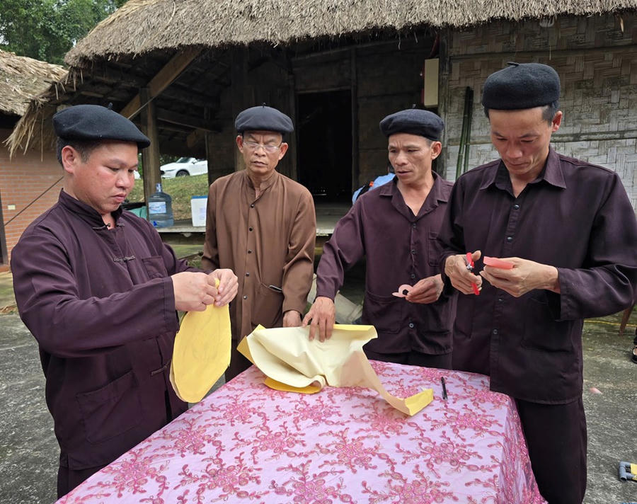 Rộn ràng lễ hội Xuống đồng của đồng bào Cao Lan - ảnh 2