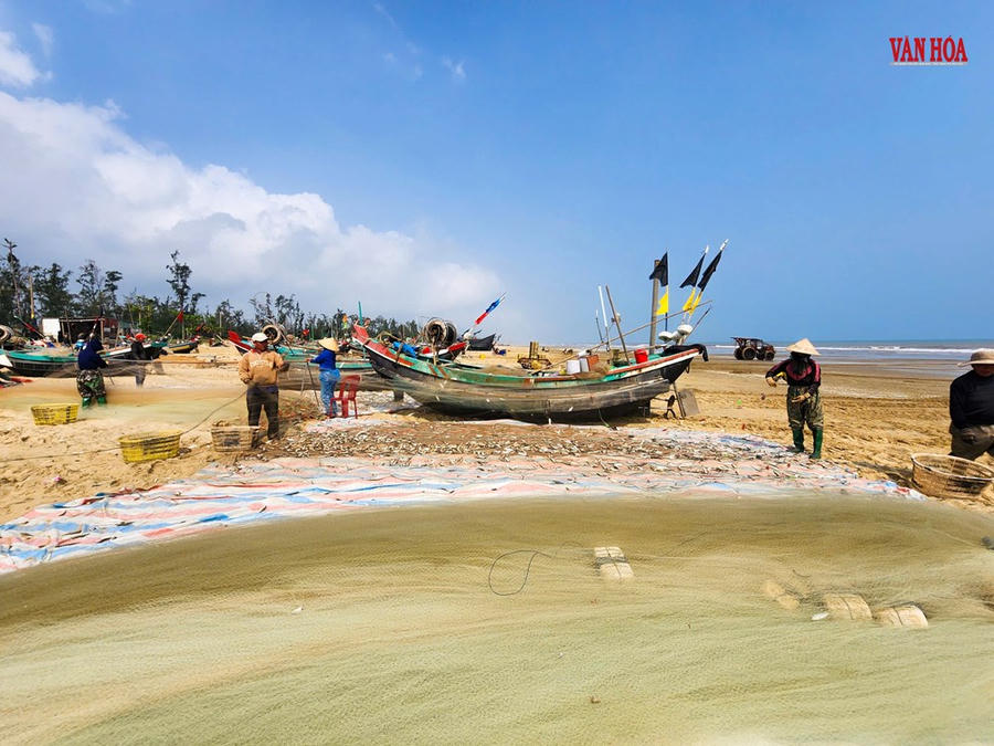 Những ngày này, thời tiết tại Hà Tĩnh rất thuận lợi cho ngư dân ra khơi đánh bắt