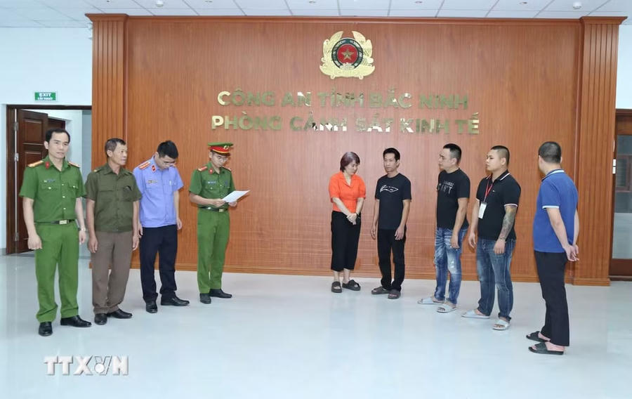 ttxvn-bac-ninh-khoi-to-32-bi-can-trong-duong-day-lam-gia-benh-an-de-hoan-thi-hanh-an-0205-2.jpg.avif
