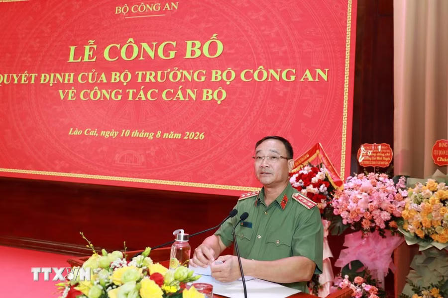 ttxvn-cong-bo-quyet-dinh-bo-nhiem-giam-doc-cong-an-tinh-lao-cai-1008-2.jpg