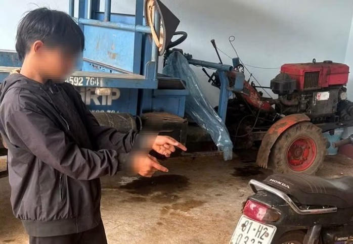 Thiếu tiền xài, 3 thiếu niên giật 1,5 triệu đồng của người khuyết tật - Ảnh 1.