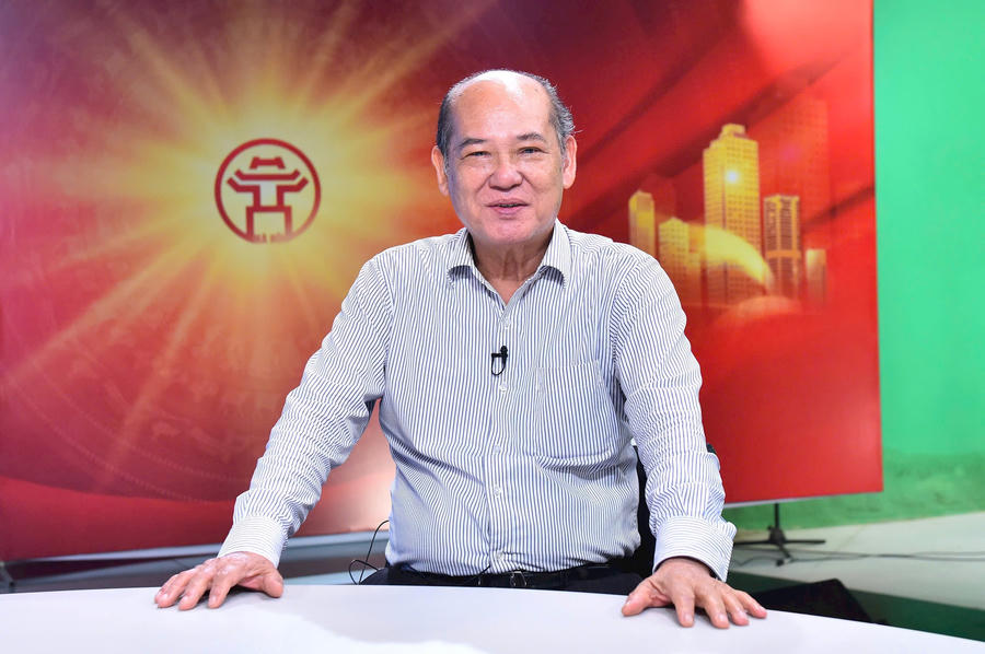 Ông Nguyễn Đức Hà, nguyên Vụ trưởng Vụ Cơ sở Đảng (Ban Tổ chức Trung ương) trao đổi tại Chương trình “Hà Nội chuyển động”. Ảnh: Phan Anh
