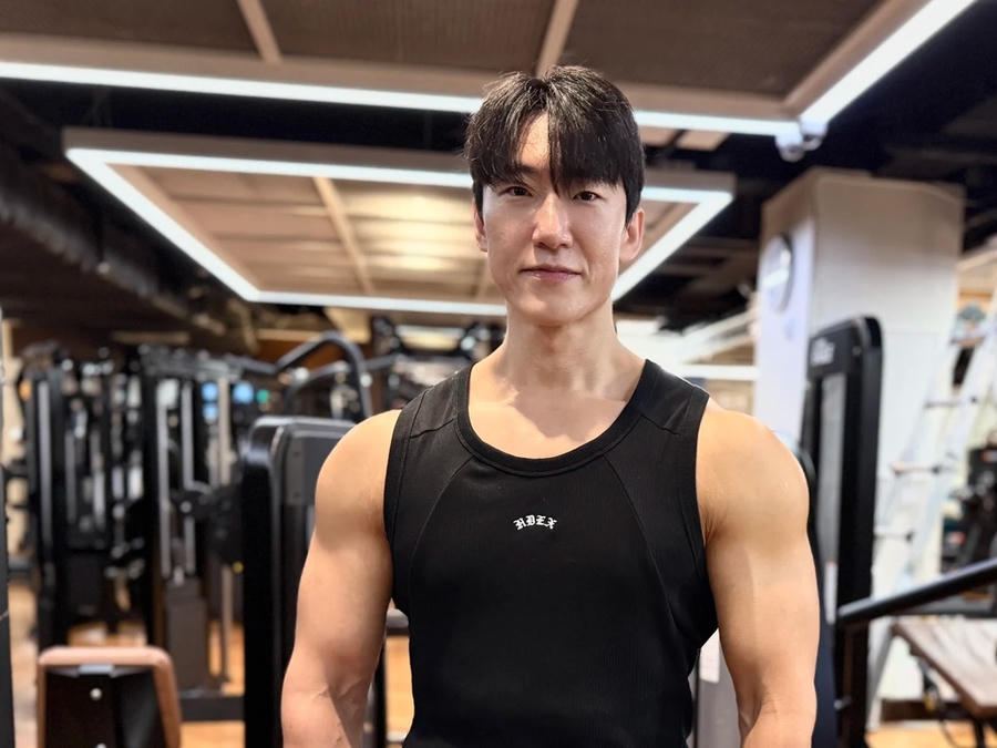 Choi Eun-chong trong phòng tập thể hình tại Hàn Quốc. Ảnh: CNN