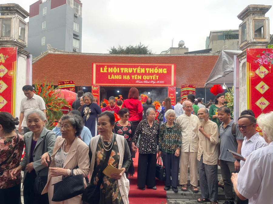 dinh-ha-yen-quyet-4.jpg