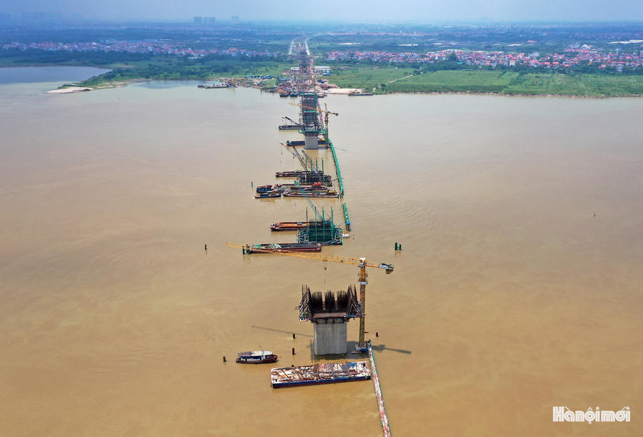W_cau-hong-ha-2.jpg